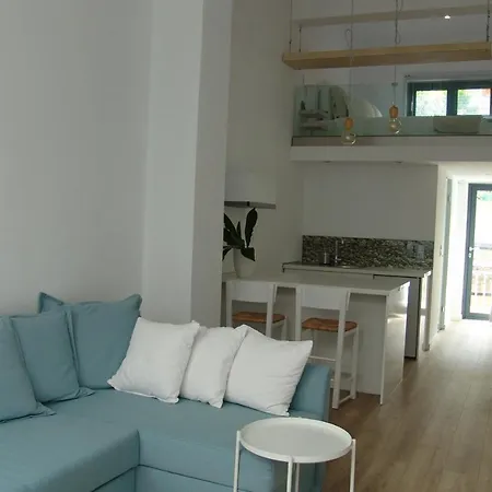 Apartment Sixteen Seasons House *